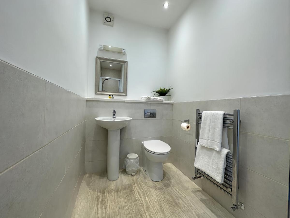 Station Lounge & Rooms Клитеро Екстериор снимка