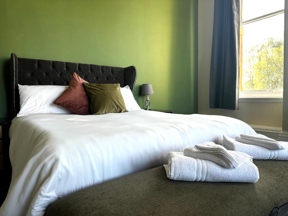 Station Lounge & Rooms Клитеро Екстериор снимка