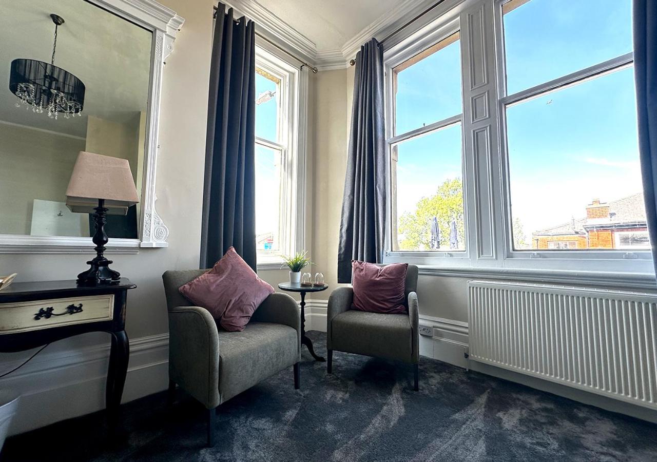 Station Lounge & Rooms Клитеро Екстериор снимка