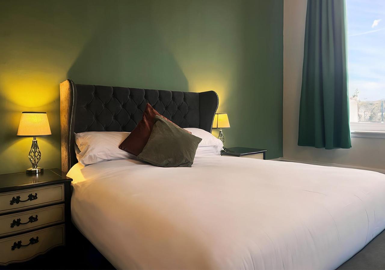 Station Lounge & Rooms Клитеро Екстериор снимка