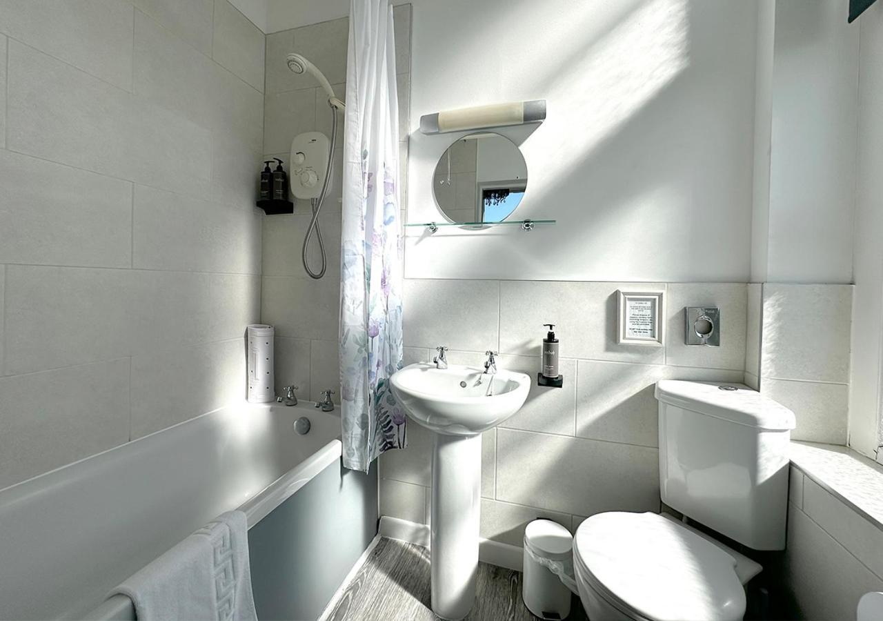 Station Lounge & Rooms Клитеро Екстериор снимка