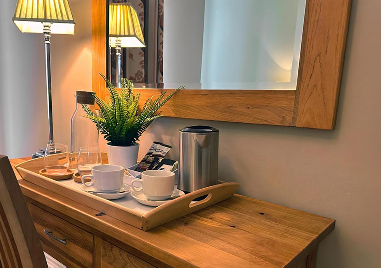 Station Lounge & Rooms Клитеро Екстериор снимка